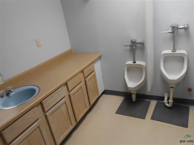 204 S Tyler St, Big Sandy, TX 75755